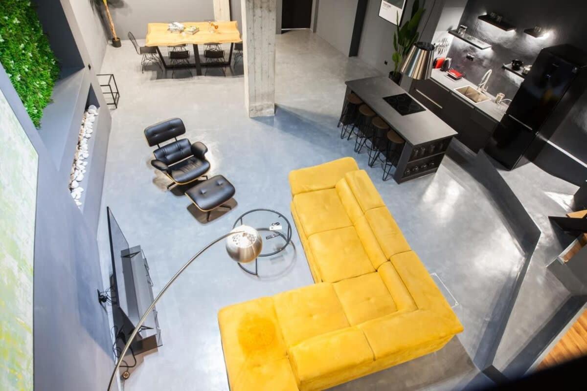 Trendy Industrial Apt Next To Museum Of Acropolis Athens Exterior photo
